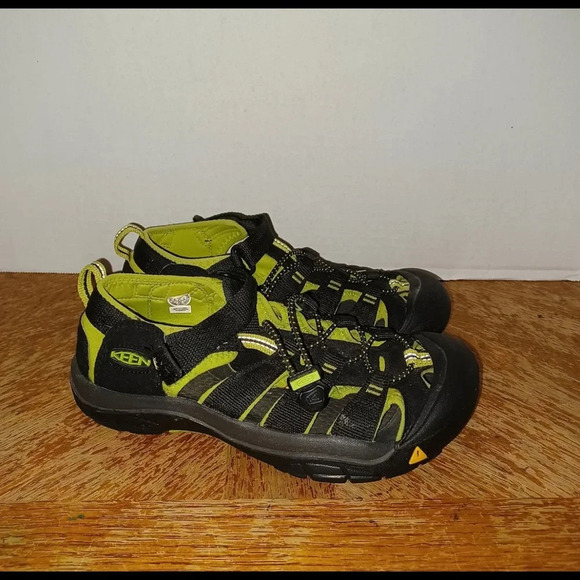 Big Kids Keen Trail Rugged Toggle Pulls Sandals Black Poison Green Shoes US 5. - Picture 3 of 9